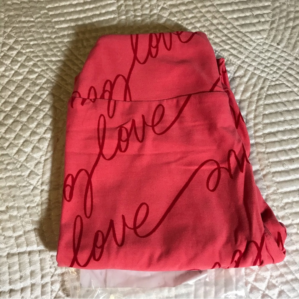 NEW Lularoes Tween Leggings (Size; Kids 8-14 Adults 00-0) Valentines Day LOVE